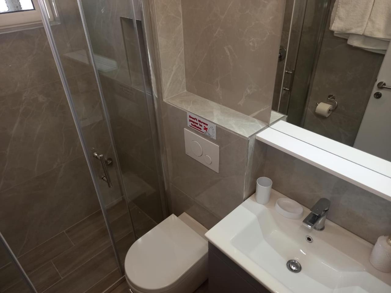 Kosta Apartments Sarande Phòng bức ảnh